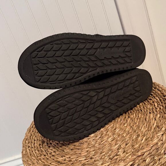 Koolaburra by UGG Black Suede Ankle Boots with Bow - 7 - Great Condition - Picture 7 of 8